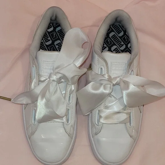 PUMA Basket Heart Patent White Woman's Sneakers Satin Ribbon Laces‎ Size 7.5 US - Picture 13 of 16